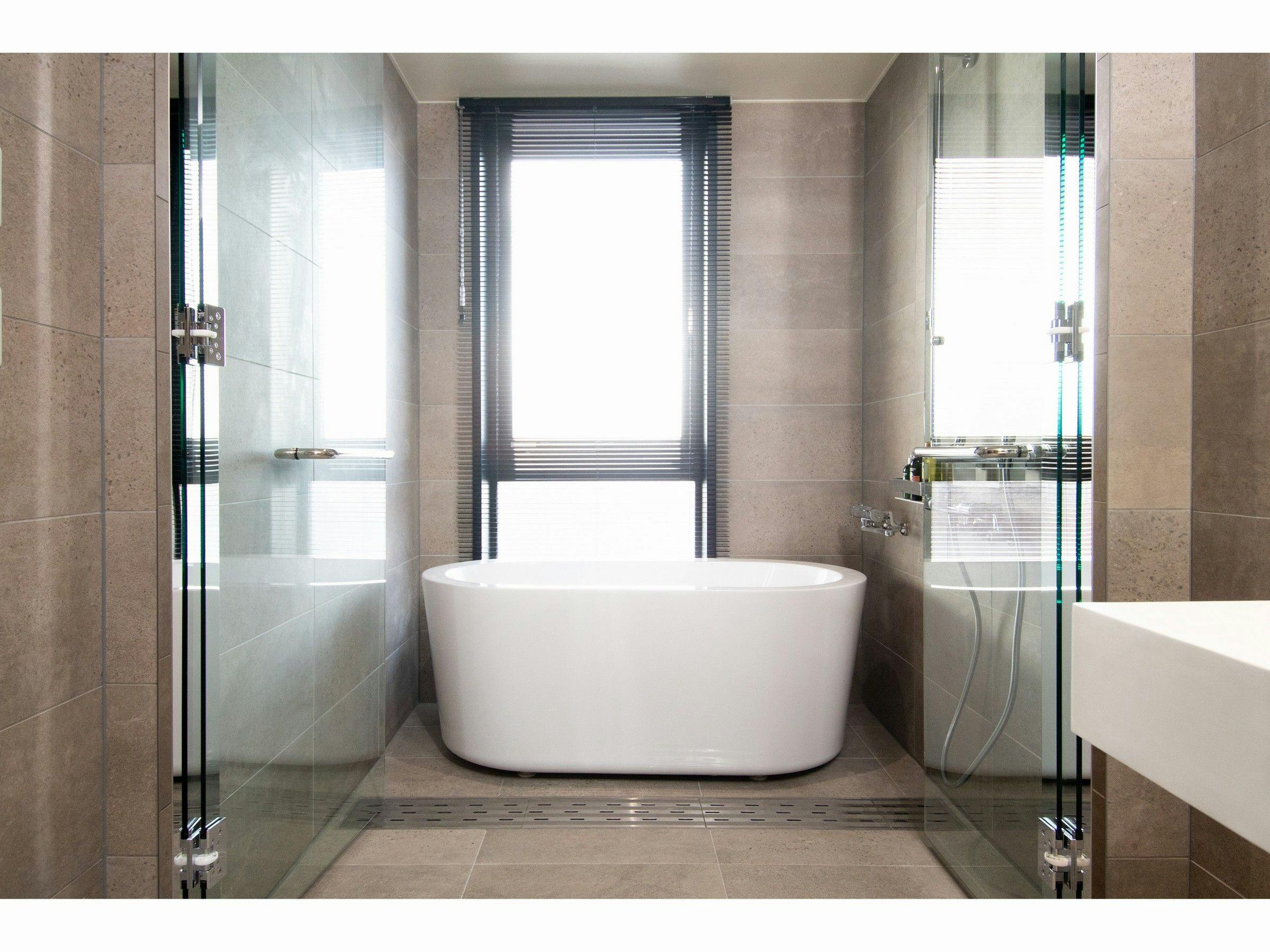 スイートルーム浴室