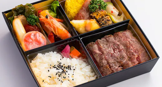 【国産牛ステーキ弁当&朝食付】夕食はお部屋でゆっくりステーキ弁当、朝食はスカイラウンジでどうぞ!