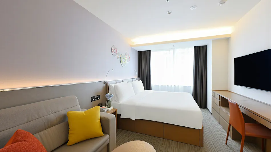Holiday Inn and Suites Shin Osaka