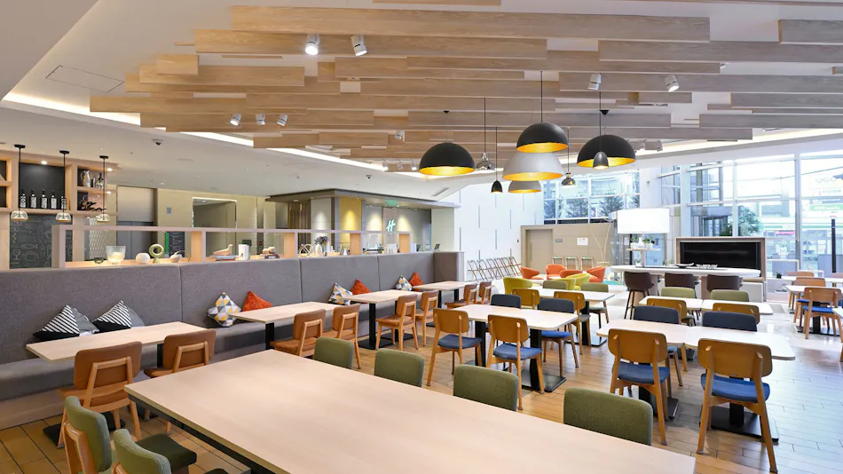 Holiday Inn and Suites Shin Osaka