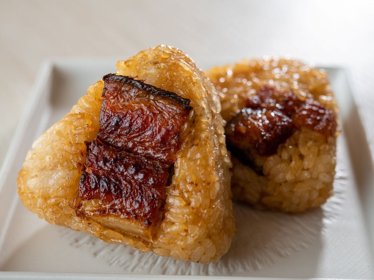 ข้าวปั้นย่างหน้าปลาไหล