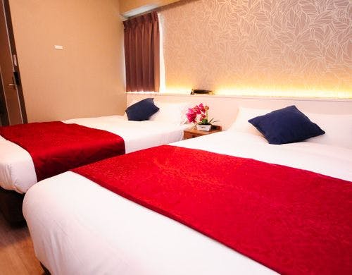 23平米/ダブルベッド2台(140cm×200cm)