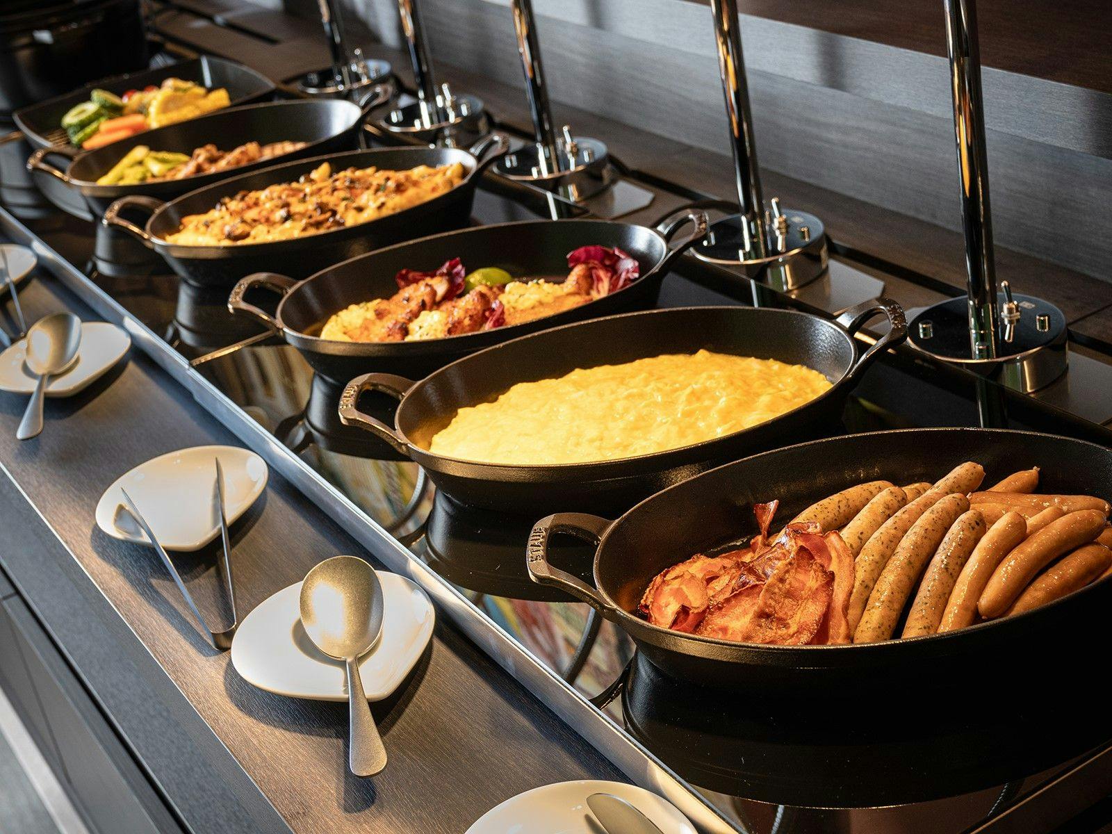 บุฟเฟ่ต์อาหารเช้า (ภาพ)