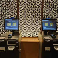 自動チェックイン機