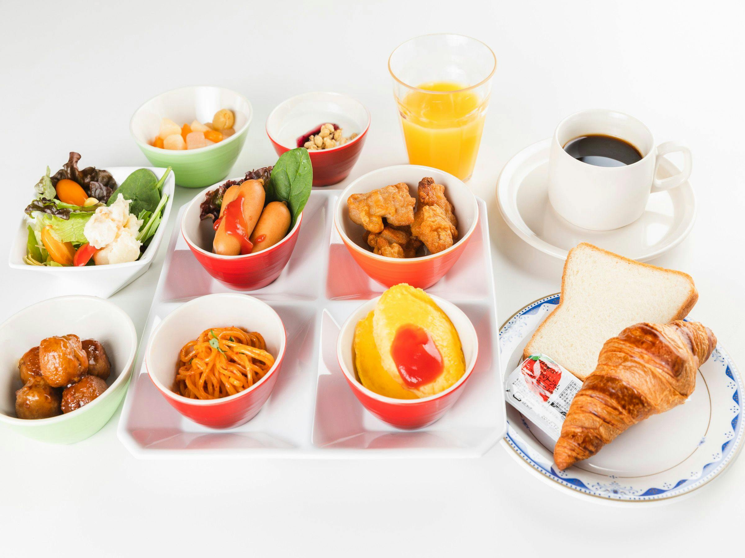 朝食メニュー　盛り付け例（洋食）