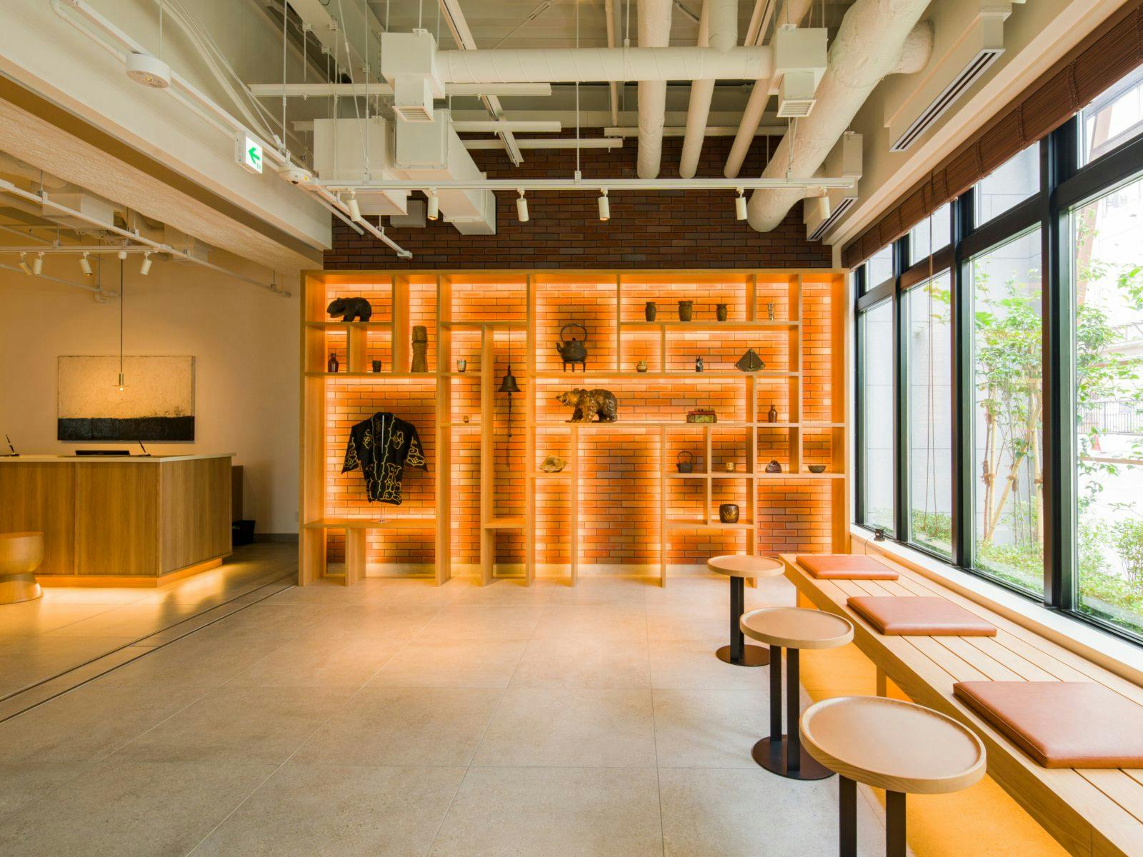 [ชั้น 1/แผนกต้อนรับและล็อบบี้]