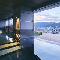 บ่อน้ำพุร้อนกลางแจ้งท้องฟ้า ยาซากะ โนะ ยู