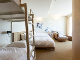ＨＯＴＥＬ　ＴＨＥ　ＣＯＭＰＡＣＴ