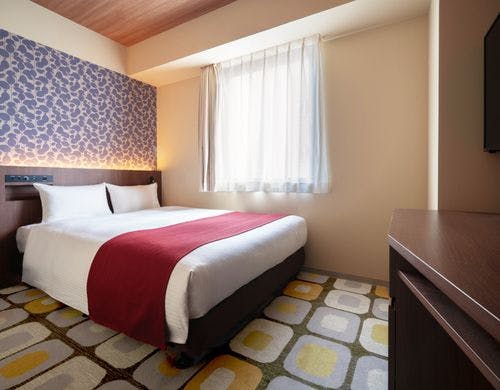 スタンダードダブル／13平米／ベッド幅140