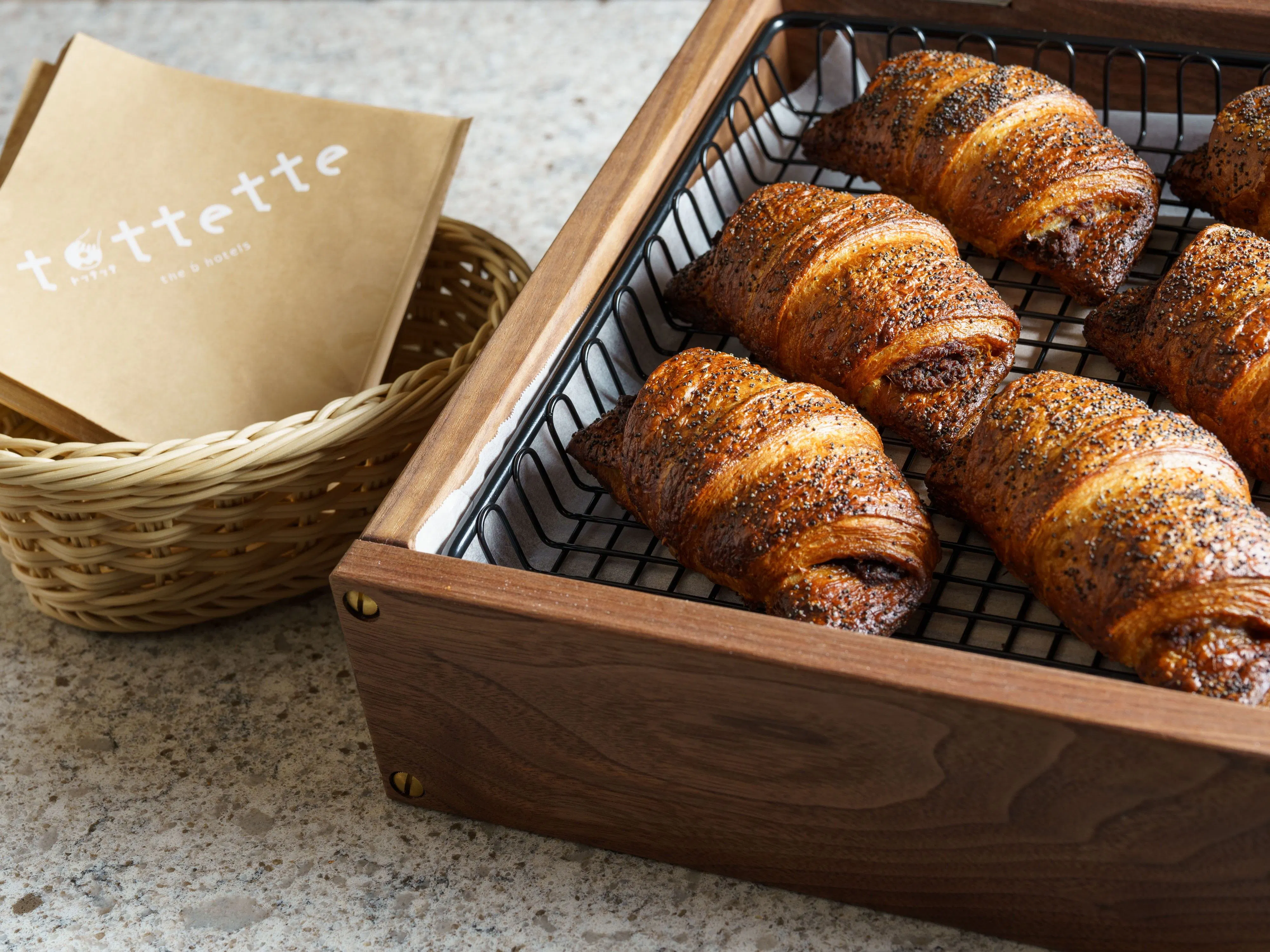 บริการของว่างฟรี tottette (Tottette)