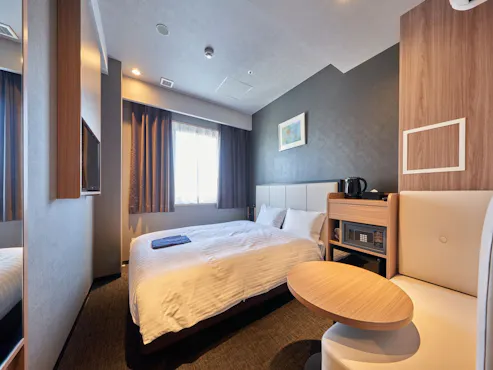 ■ห้องเซมิดับเบิล (เตียงขนาด 140 ซม. × 195 ซม. จำนวน 1 เตียง)