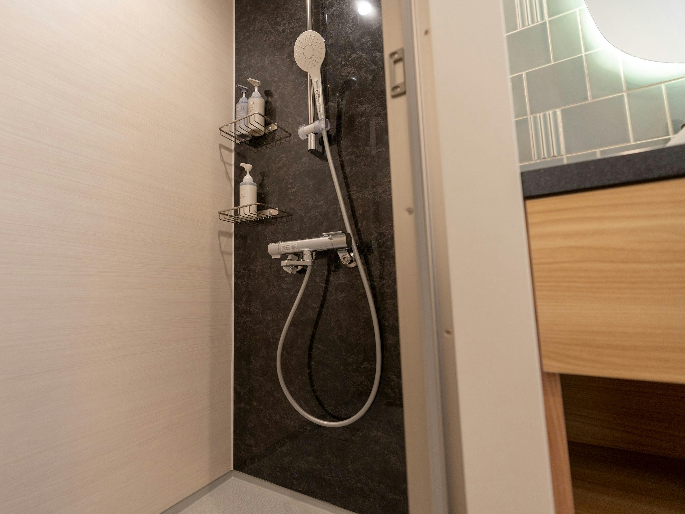 【ห้องอาบน้ำฝักบัว】Moderate Double