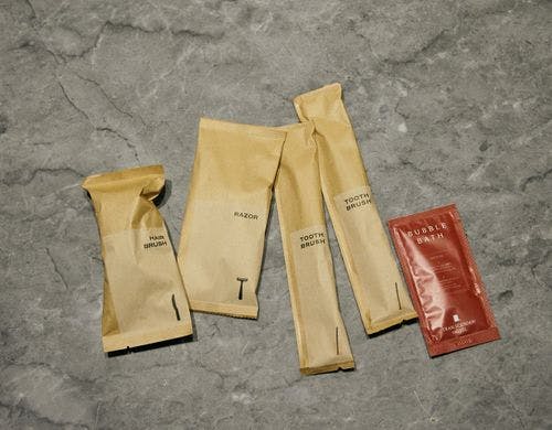 ヘアブラシ/剃刀/歯磨きセット/バブルバス