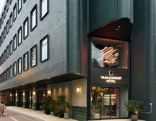 ホテル外観（昼）