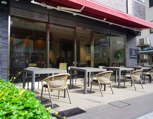 1F カフェ&バーテラス席（朝食会場）