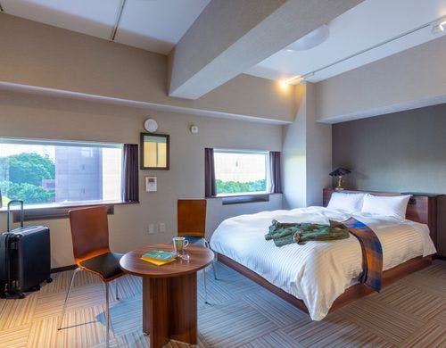 ユニバーサルダブル