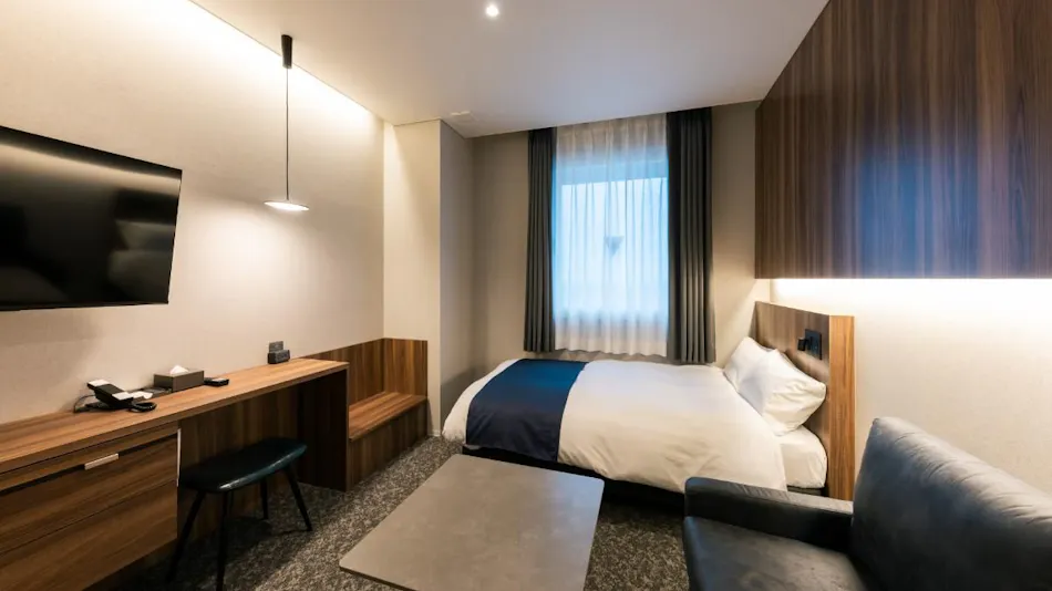 THE STILL HOTEL