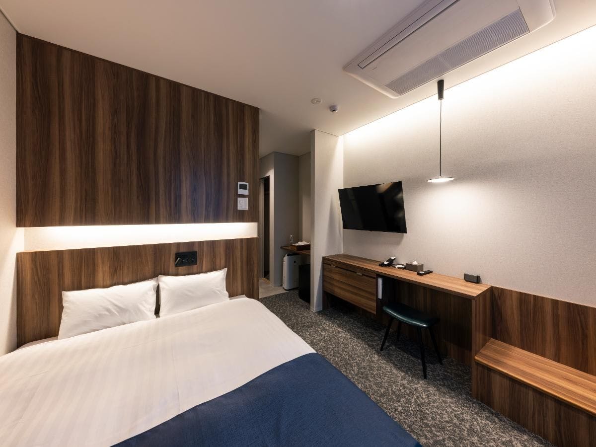 THE STILL HOTEL
