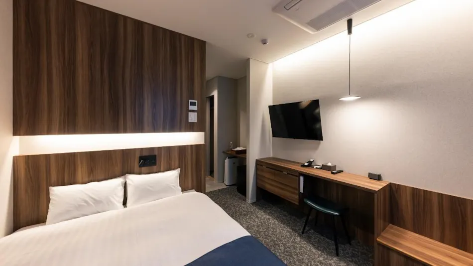THE STILL HOTEL
