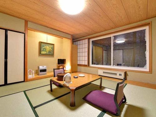 *冬の金精棟和室（雪景色）