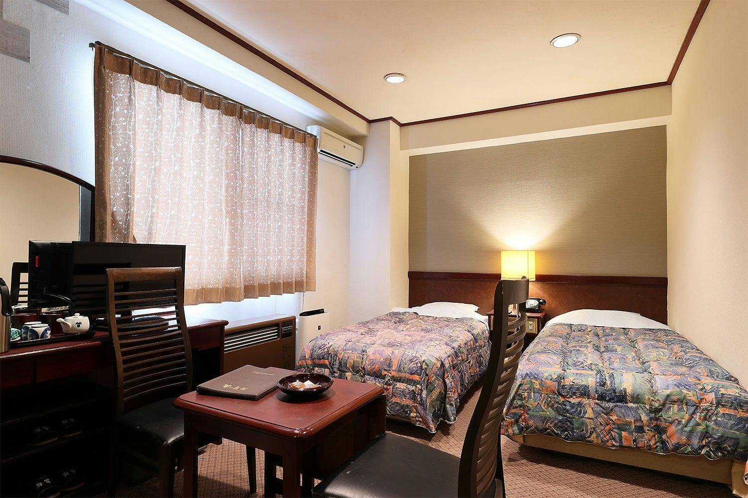 Kamar Gaya Barat Twin