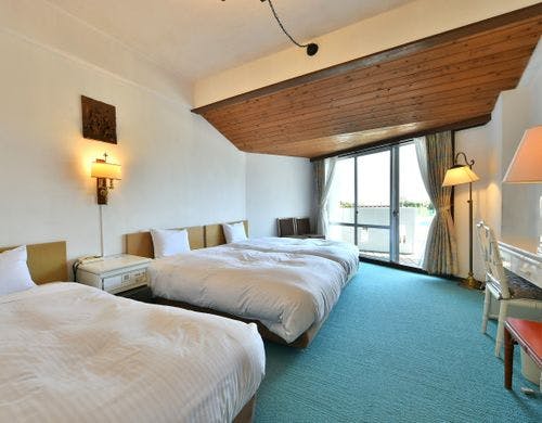 プールサイドウッドデッキの一例