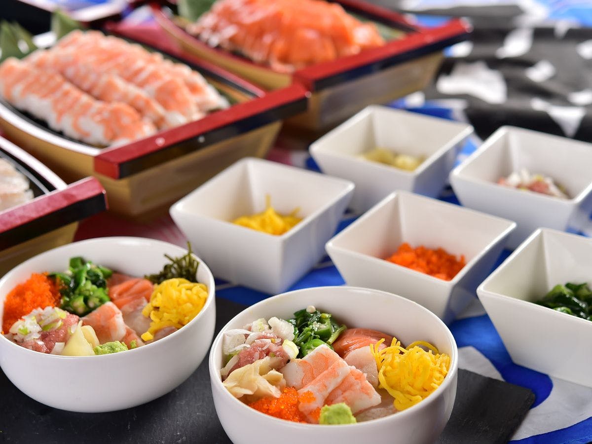 ข้าวหน้าทะเลที่สามารถเลือกวัตถุดิบที่ชอบได้