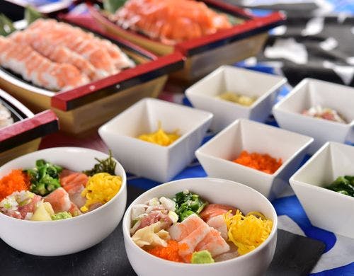 自分の好きなネタで作れる海鮮丼