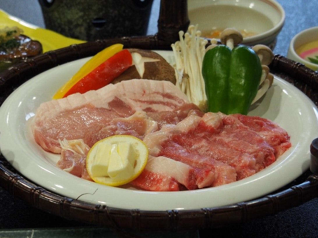 ตัวอย่างแผนเนื้อชินชูสามชนิด (เนื้อวัว หมู ไก่)