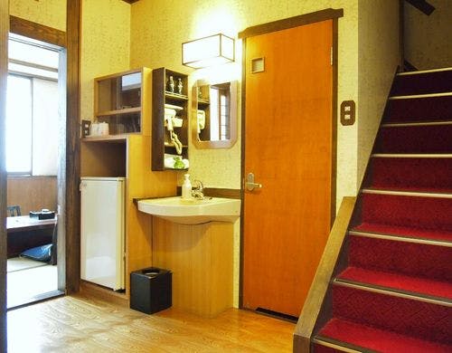 室内に階段があり2Ｆと3Ｆの上下階で１部屋