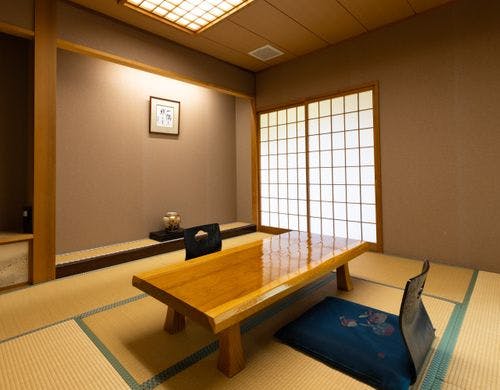 「紅」の8畳の和室