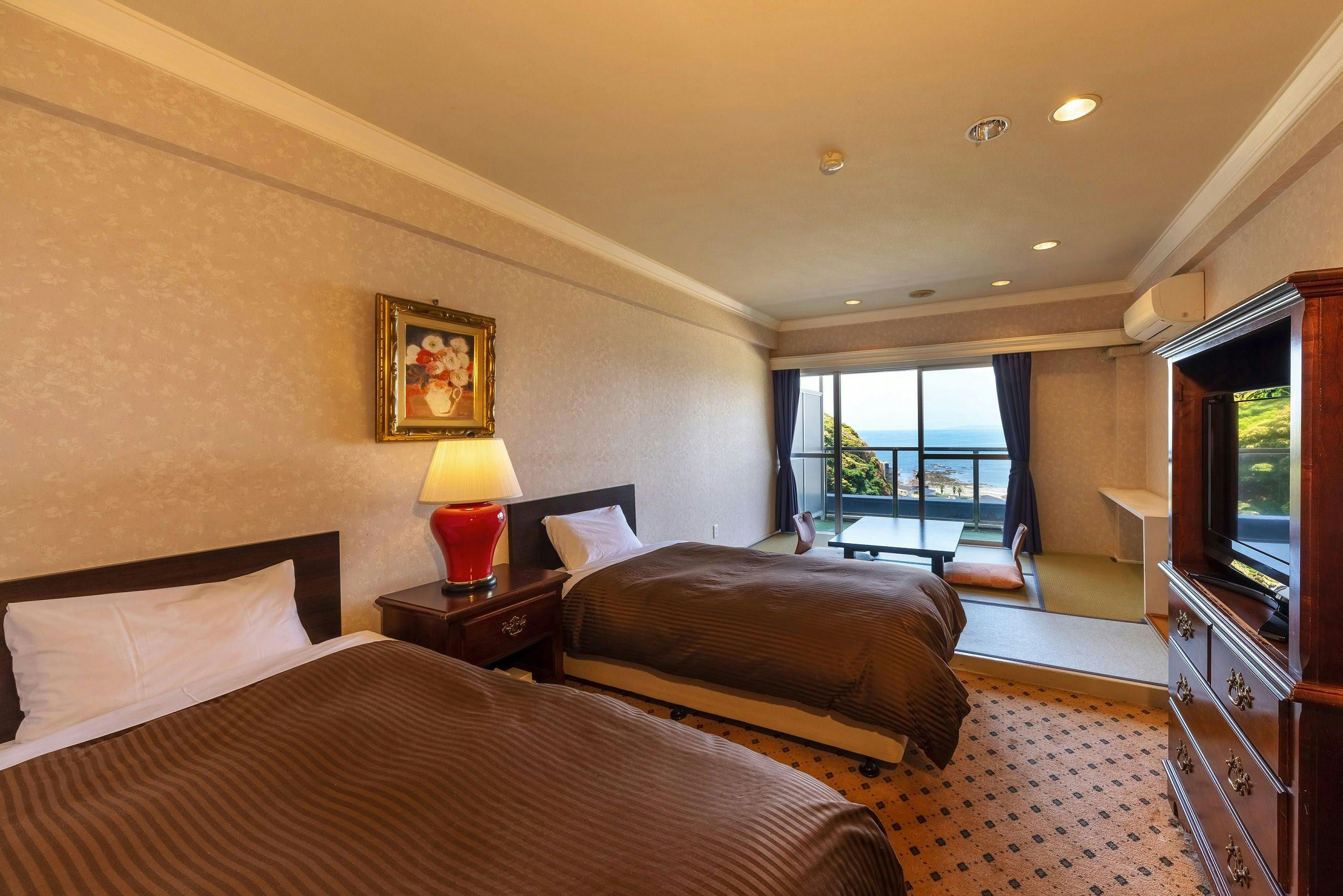 Kamogawa Hills Resort Hotel
