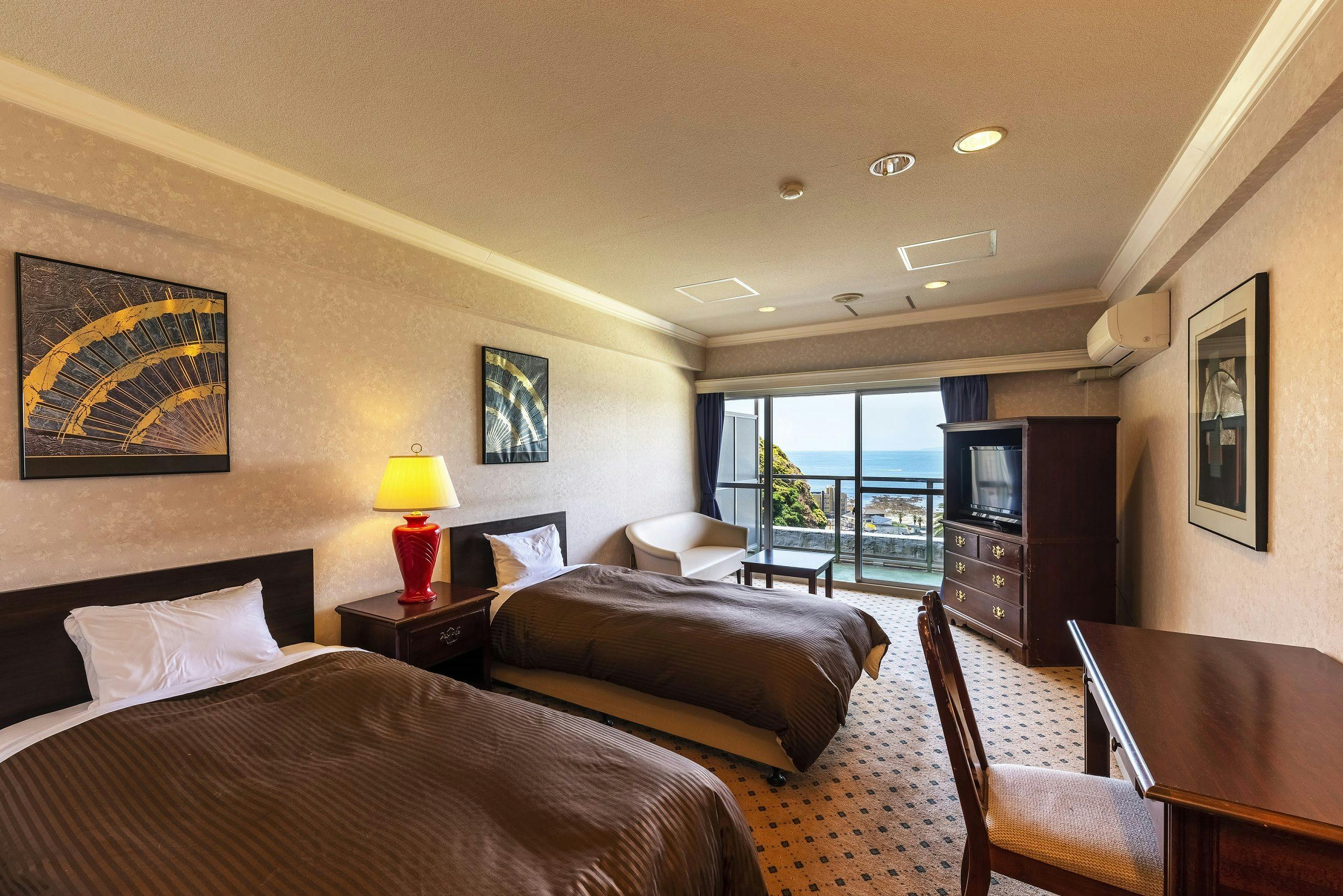 Kamogawa Hills Resort Hotel