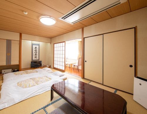 【部屋】ミネラルウォーター・お茶・ケトル