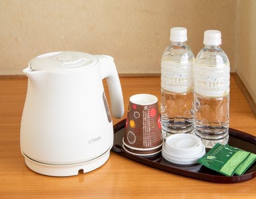 【部屋】ミネラルウォーター・お茶・ケトル