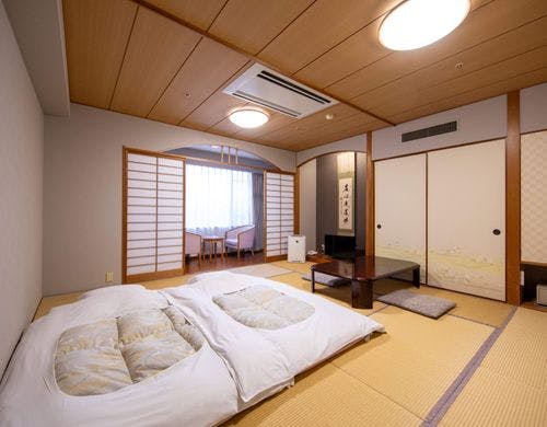 【部屋】ミネラルウォーター・お茶・ケトル