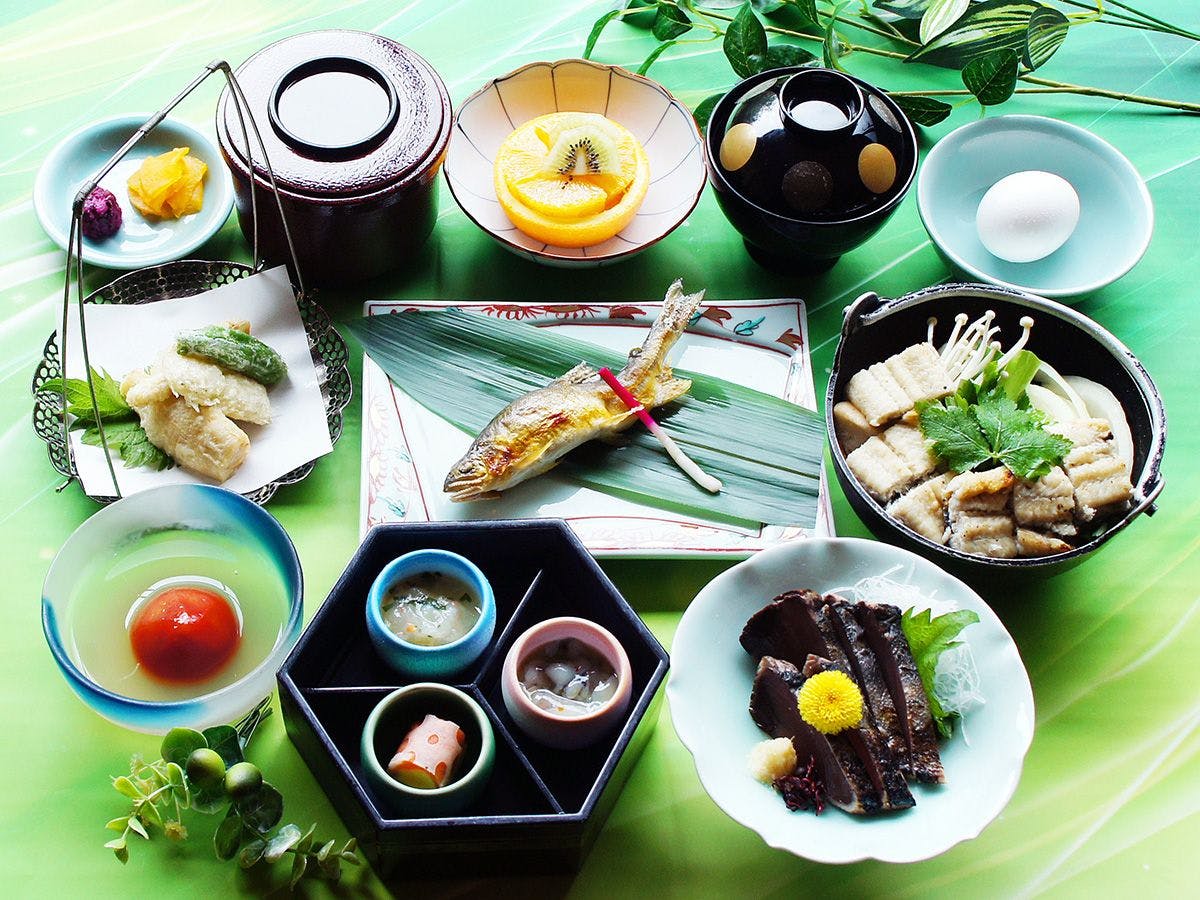 【พฤษภาคม–มิถุนายน ไคเซกิฤดูใบไม้ผลิ】หม้อไฟขนาดเล็ก・ปลาไหล