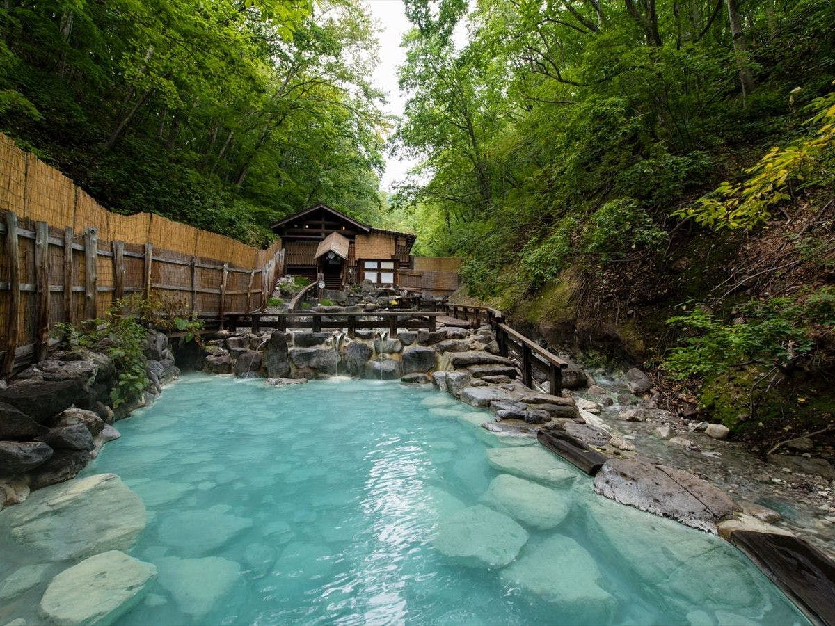 【บ่อน้ำพุร้อนกลางแจ้ง Zao】