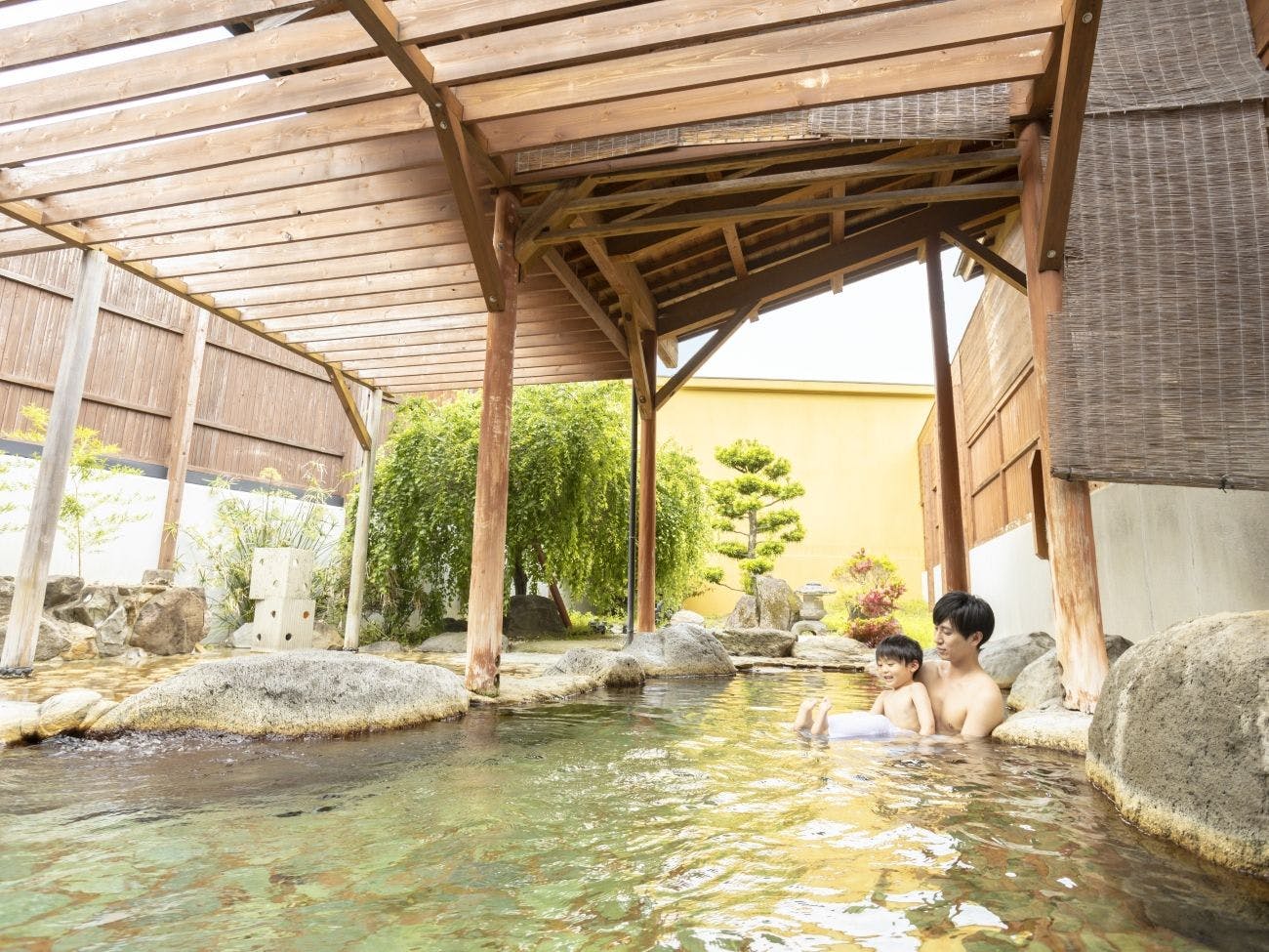 Pemandian Air Panas Terbuka (Pria)