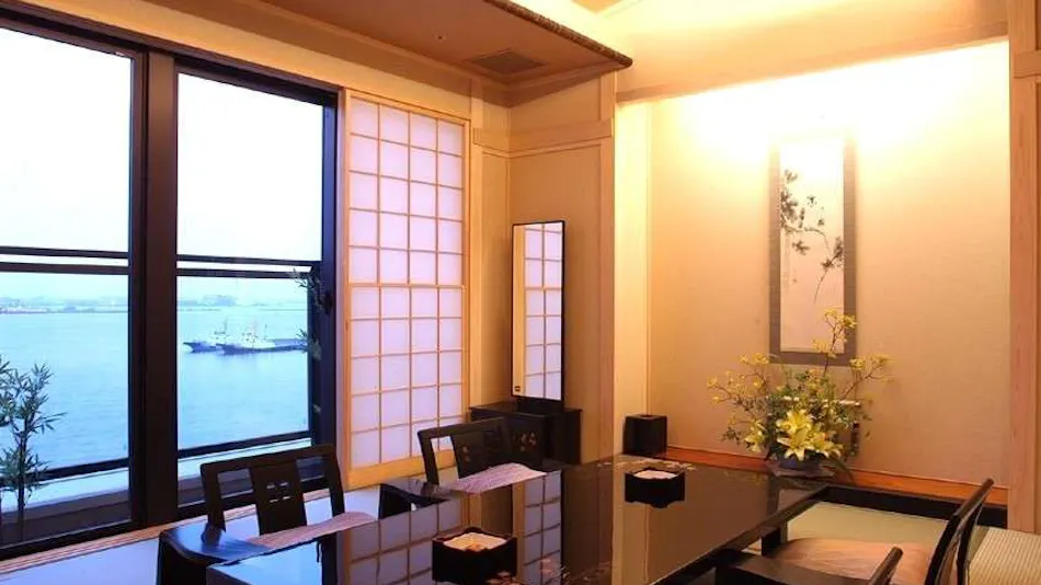 Yokohama Minato Mirai Manyo Club