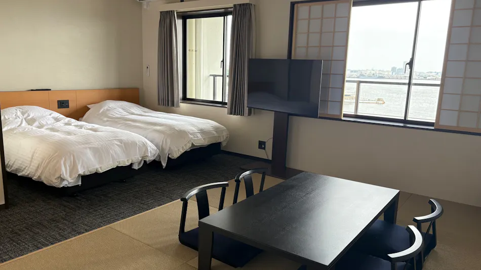 Yokohama Minato Mirai Manyo Club