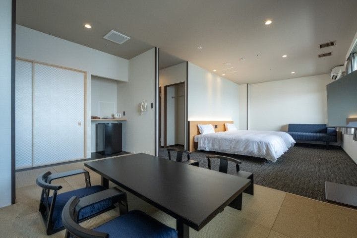 Yokohama Minato Mirai Manyo Club