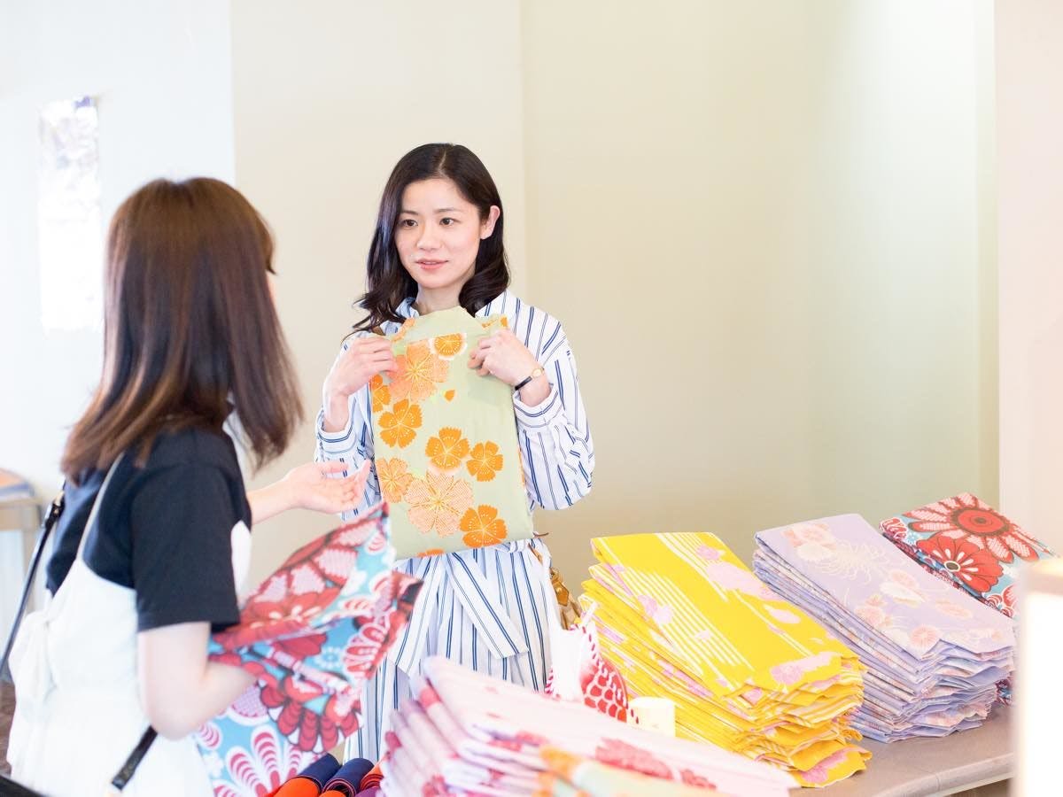 เช่ายูกาตะหลากสีฟรี