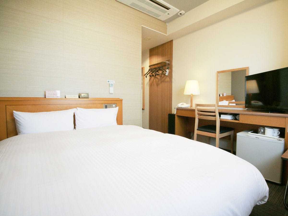 Size: 13㎡  
Bed width: 140cm  