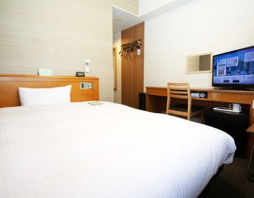 広さ:12.5平米　ベッド幅：140cm