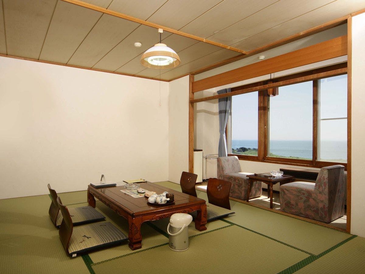 Contoh kamar gaya Jepang 10 tatami menghadap laut