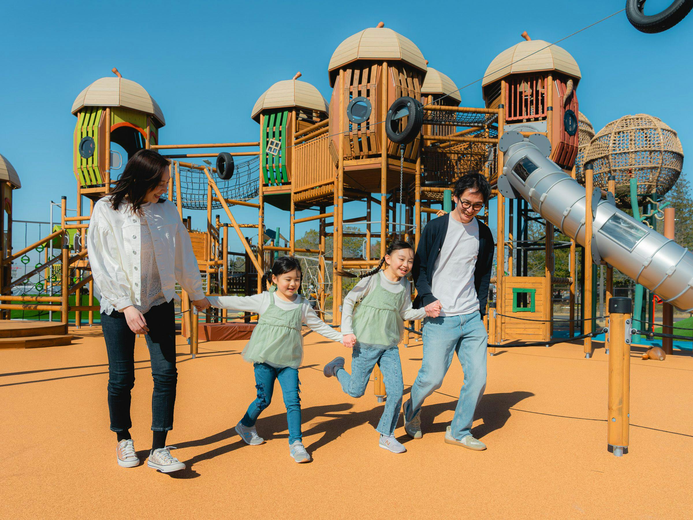 당관에서 차로 25분 거리의 모빌리티 리조트 모테기