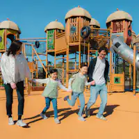 당관에서 차로 25분 거리의 모빌리티 리조트 모테기