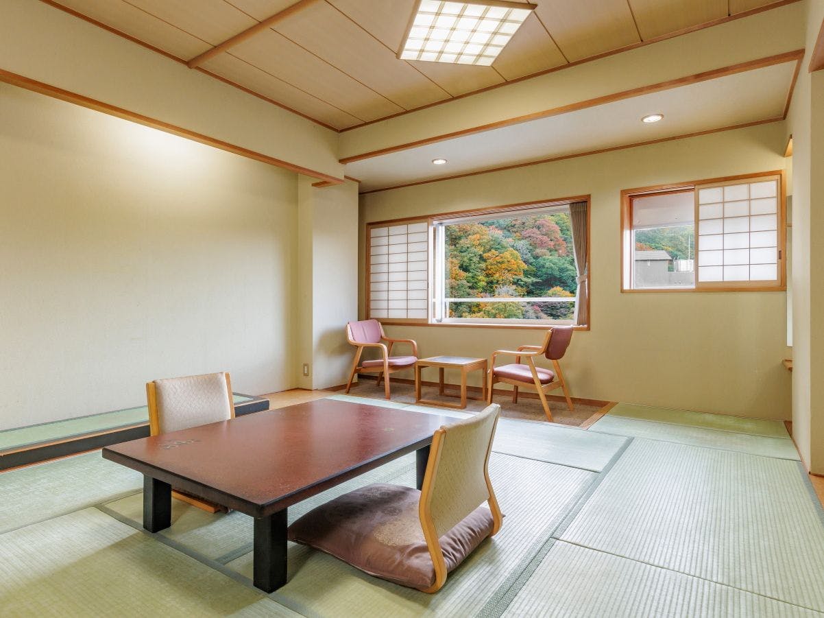Japanese-style room with 10 tatami mats