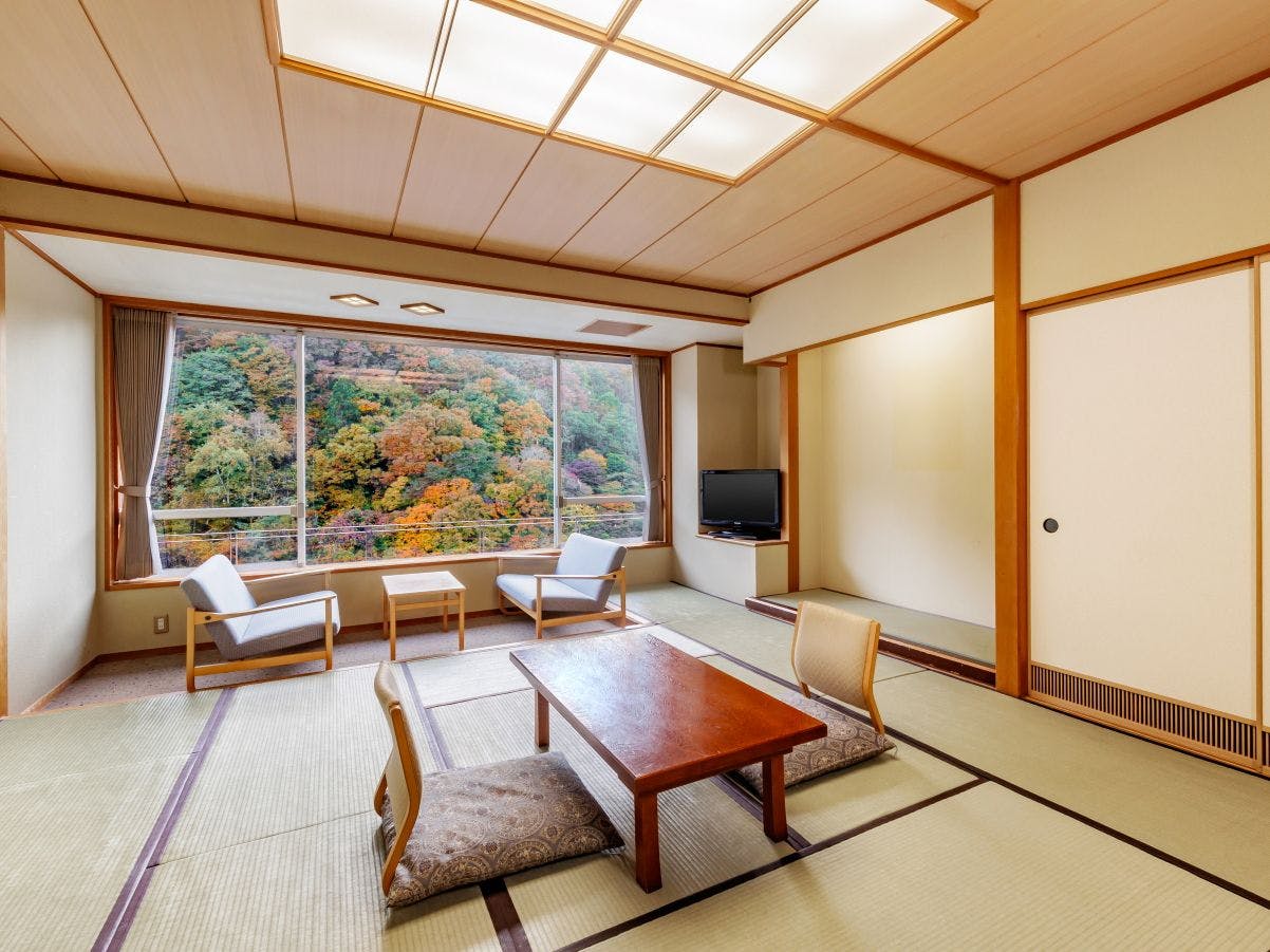 Japanese-style room with 12 tatami mats